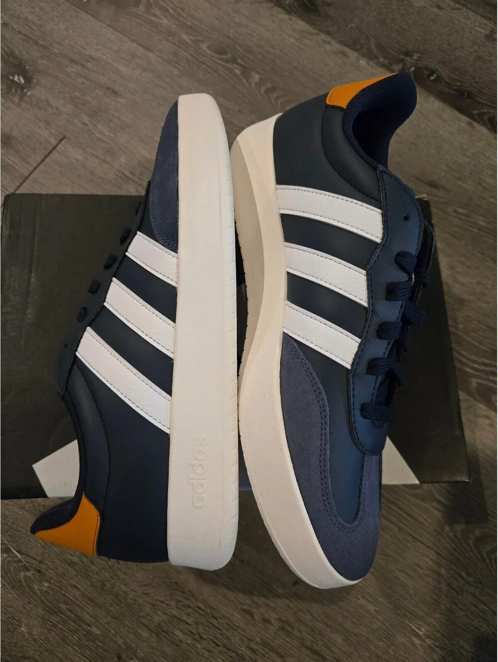adidas Barreda JI2310 Mens 11.5 Navy White Orange New Box